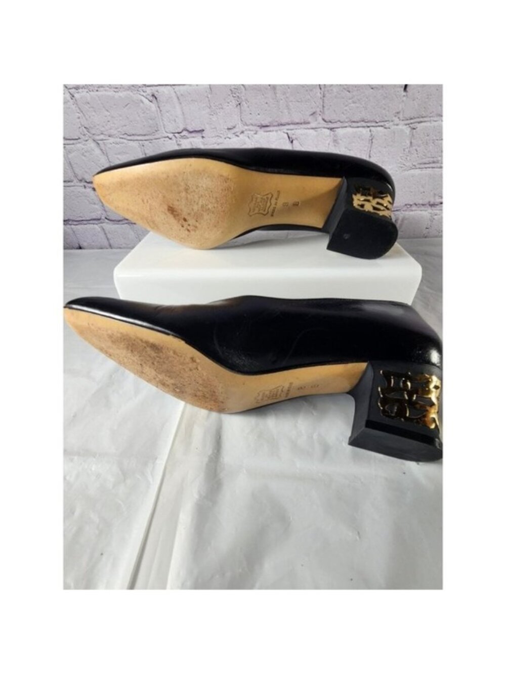 Joel Parker Black Leather Gold Accent On Heels Made In Italy Size 8 Stylish - Picture 4 of 4
